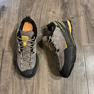La Sportiva Boulder X Gray Black & Yellow Athletic Hiking Shoes Mens size 10.5